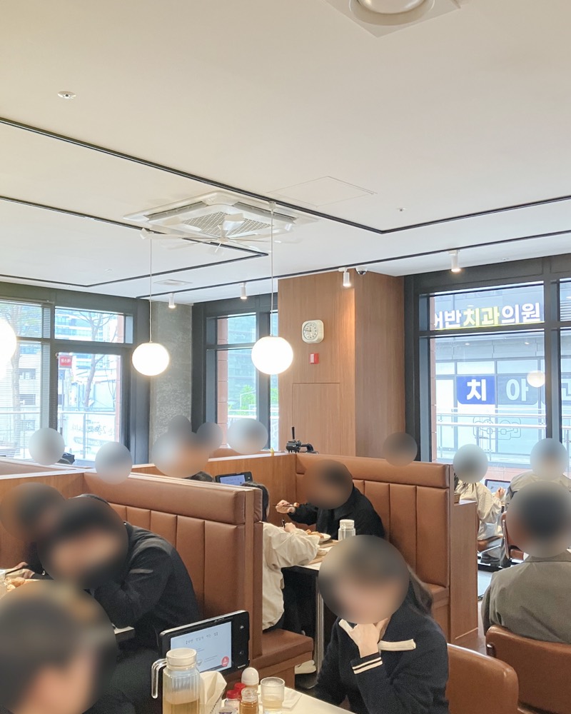 호코 방문 전 대기 공간 풍경